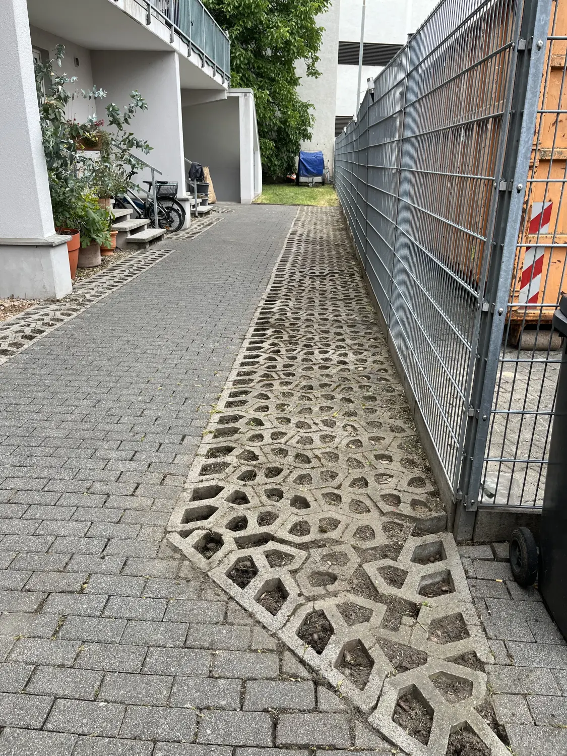 Kamer Dienstleistungen - nach der Reinigung des Fußweges